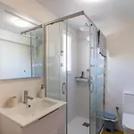 Gorgeous, Sunny With Mountain Views Apartment *