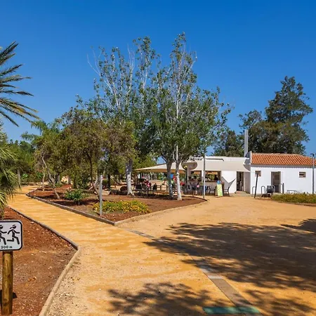 Апартаменты Gorgeous, Sunny With Mountain Views