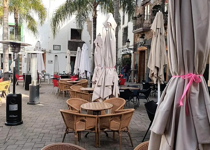 Gorgeous, Sunny With Mountain Views Апартаменты Дения