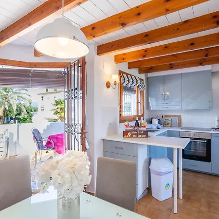 Gorgeous, Sunny With Mountain Views 데니아