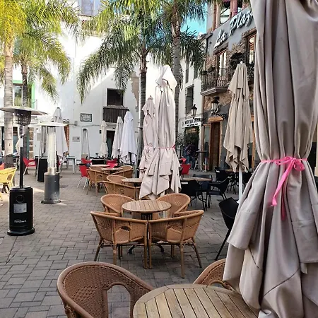 Gorgeous, Sunny With Mountain Views 아파트 데니아