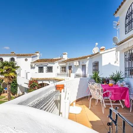 Gorgeous, Sunny With Mountain Views Dénia