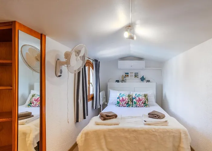 Gorgeous, Sunny With Mountain Views شقة *