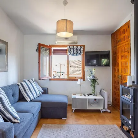 Gorgeous, Sunny With Mountain Views 데니아