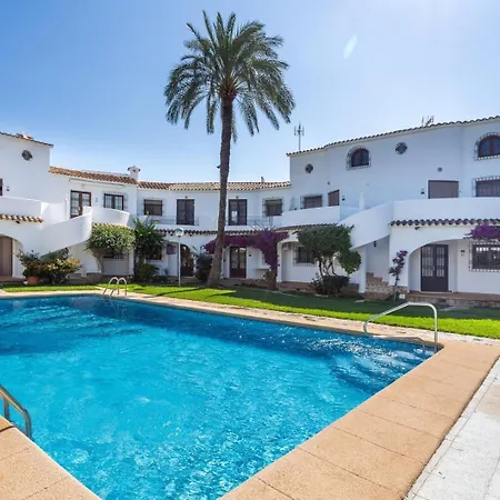 Gorgeous, Sunny With Mountain Views 아파트 데니아